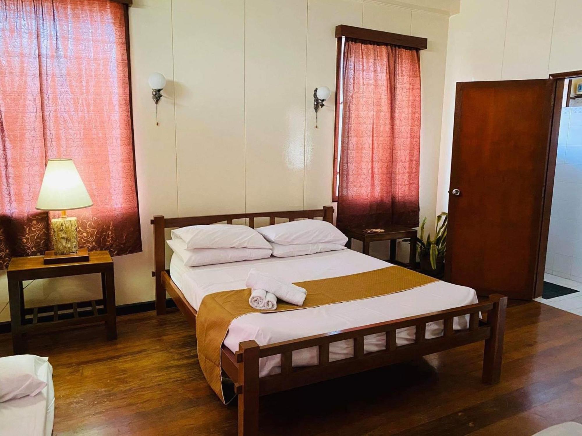 Casa Don Julian Guesthouse Bais Zewnętrze zdjęcie